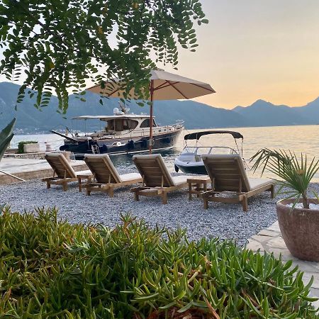 Apartment Caserma Kotor Luaran gambar