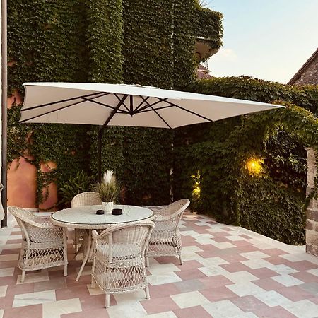 Apartment Caserma Kotor Luaran gambar