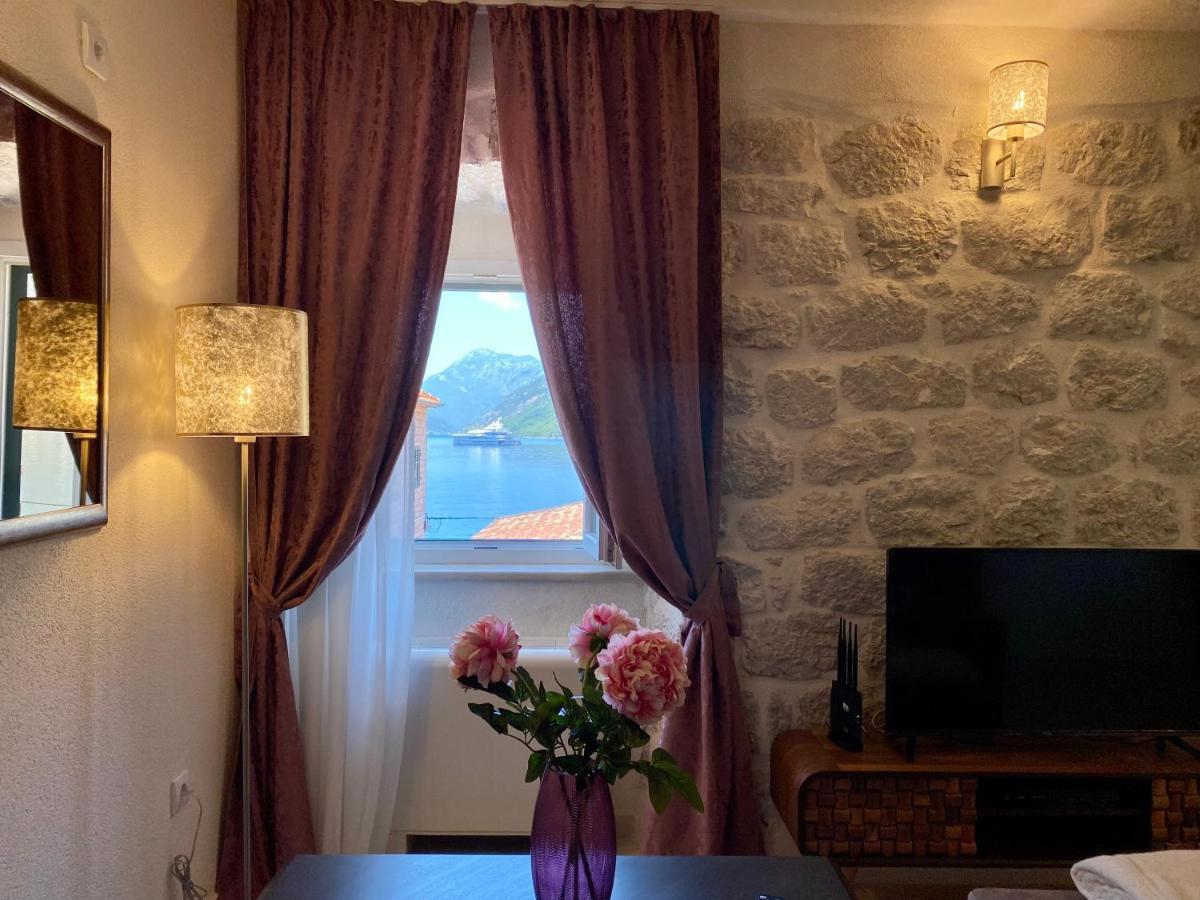 Apartment Caserma Kotor Luaran gambar