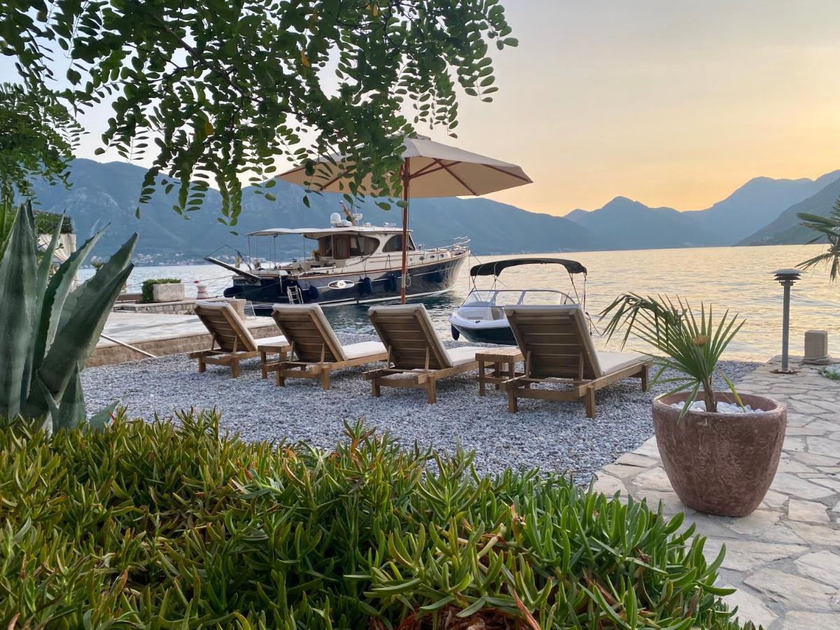 Apartment Caserma Kotor Luaran gambar