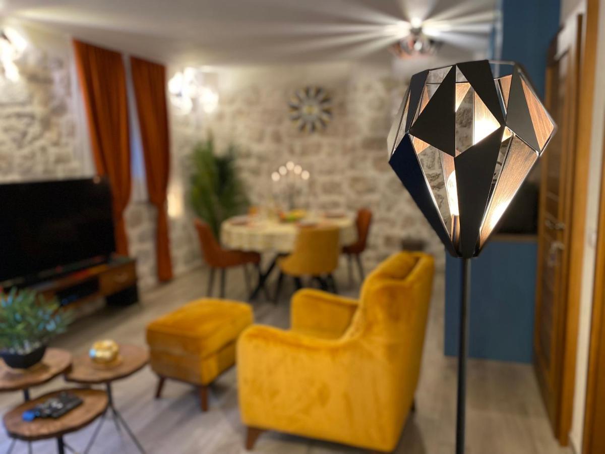 Apartment Caserma Kotor Luaran gambar