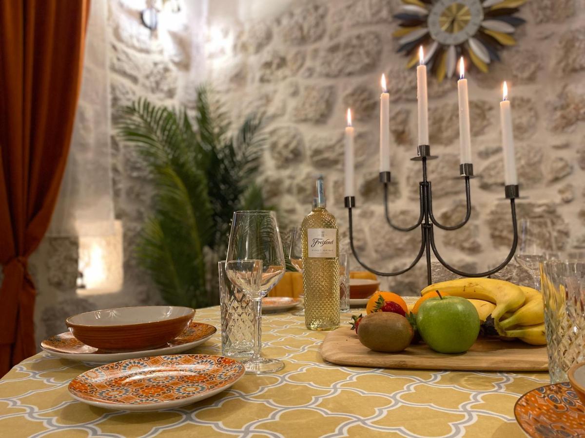 Apartment Caserma Kotor Luaran gambar