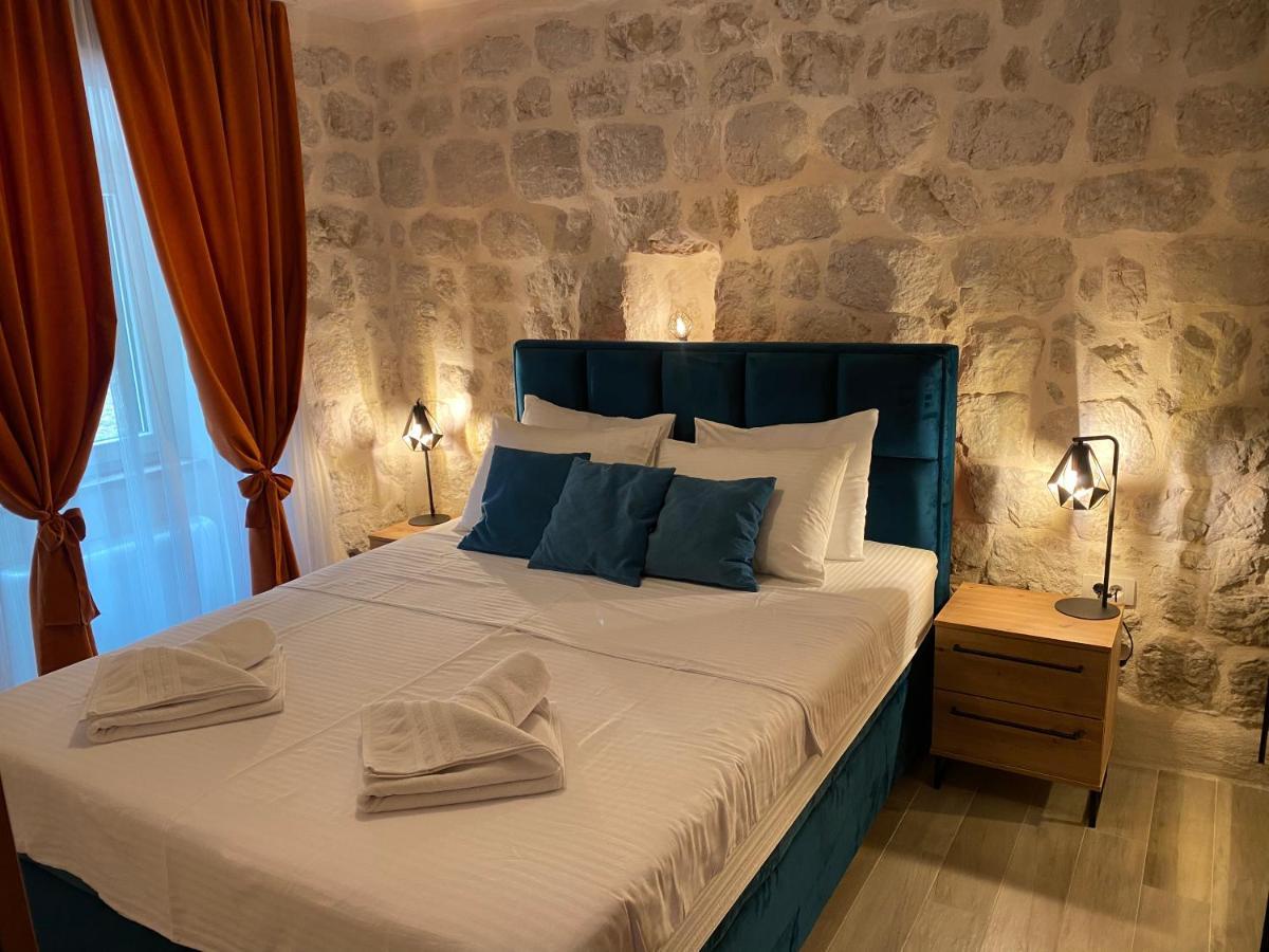 Apartment Caserma Kotor Luaran gambar
