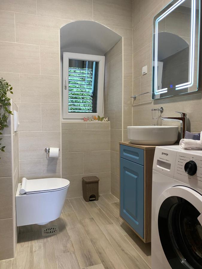 Apartment Caserma Kotor Luaran gambar