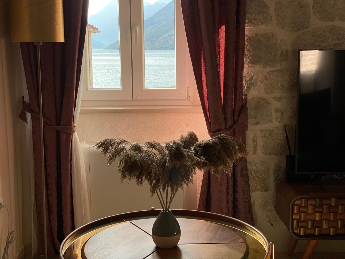 Apartment Caserma Kotor Luaran gambar