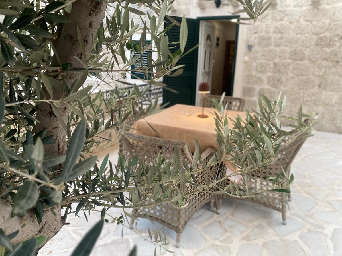 Apartment Caserma Kotor Luaran gambar
